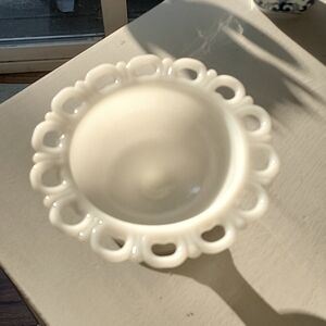 Milk glass bowl